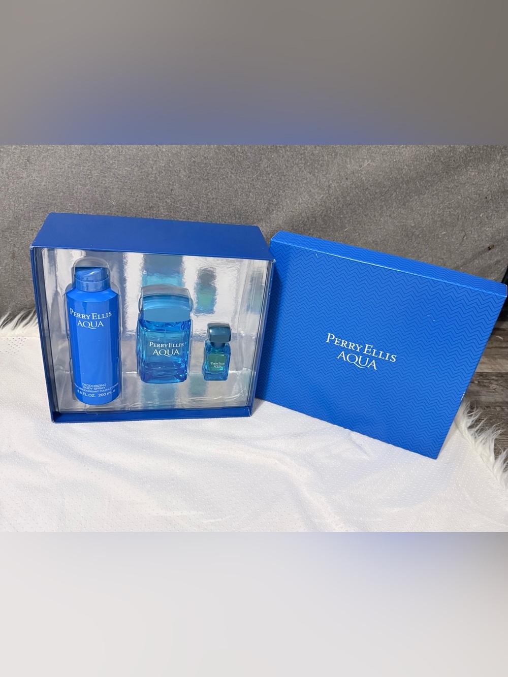 Perry Ellis Aqua Three-Piece Grooming Set - Blue